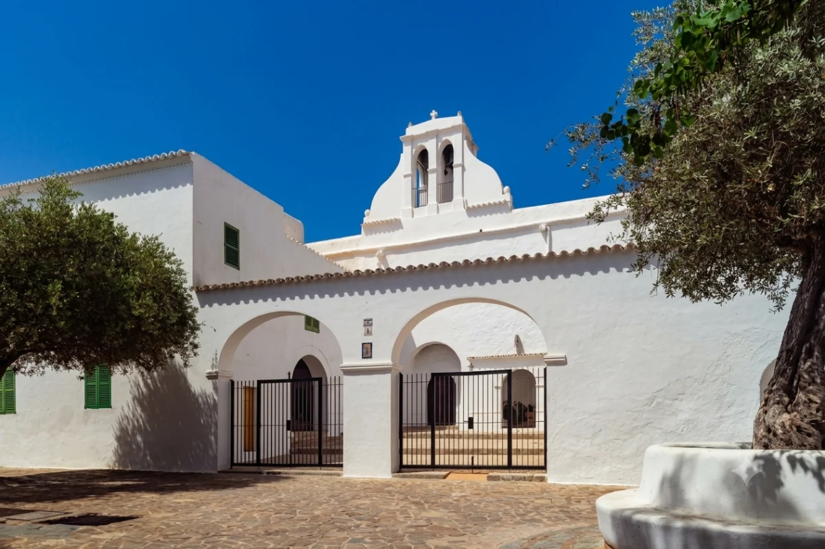 La Iglesia de Sant Antoni en Ibiza La Iglesia de Sant Antoni en Ibiza