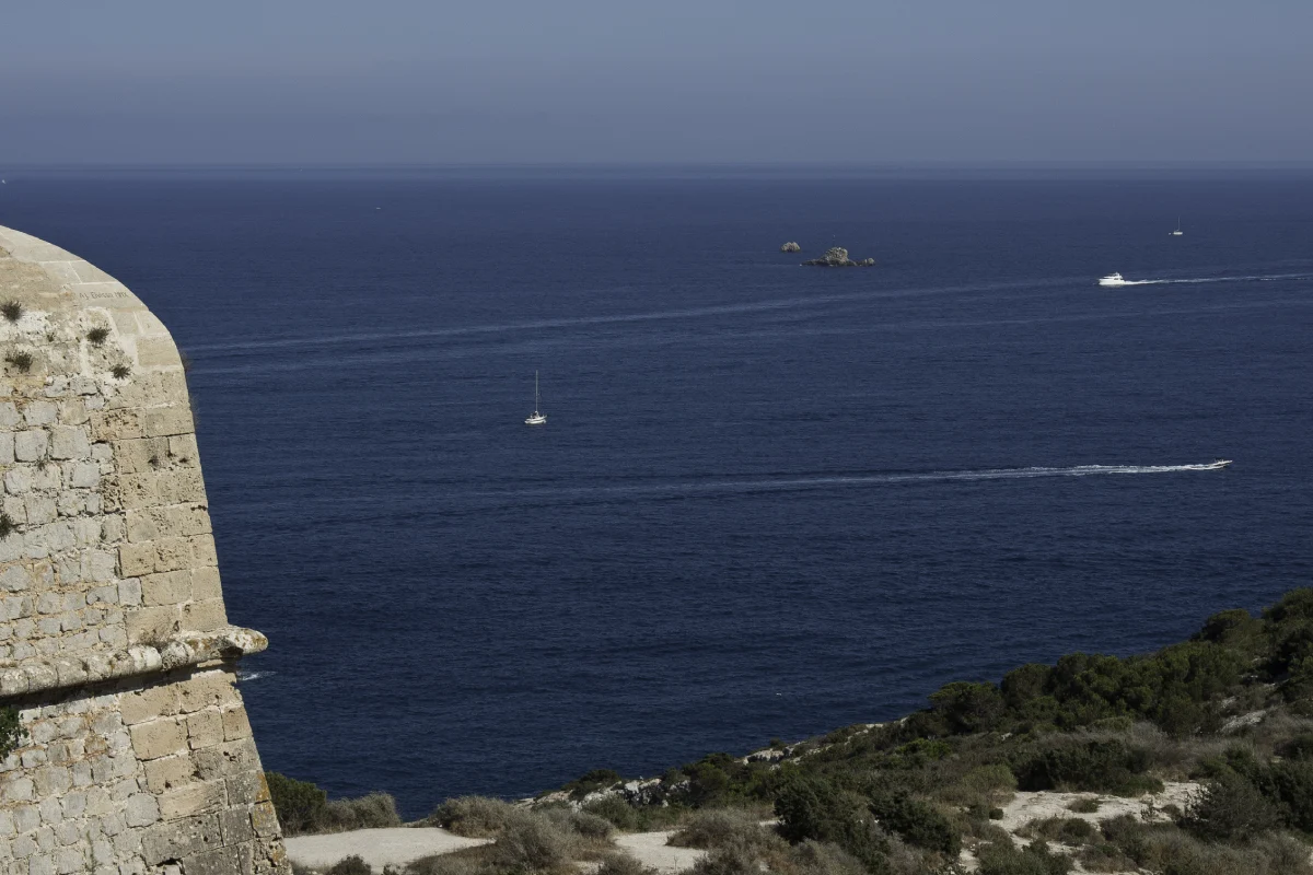 Vistas desde un mirador en Ibiza Vistas desde un mirador en Ibiza